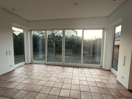 Küche mit Zugang zur Terrasse