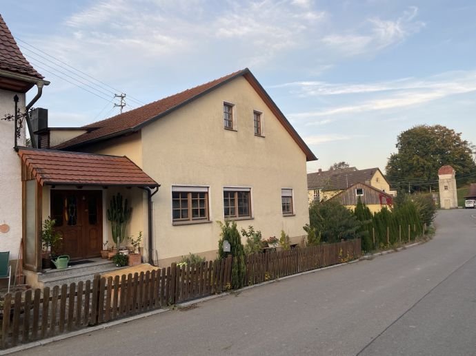 Einfamilienhaus mit großem Garten und viel Potenzial