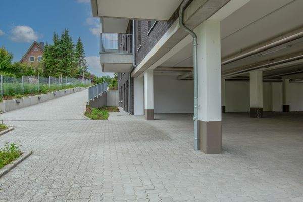 Einfahrt Garagenbereich