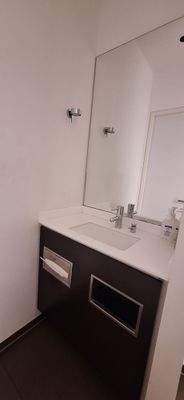 Wasbecken Toilette.jpg