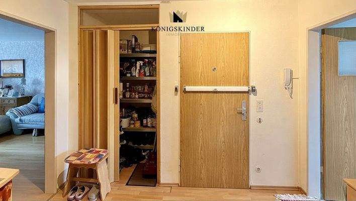 Flur mit integrierter Abstellkammer