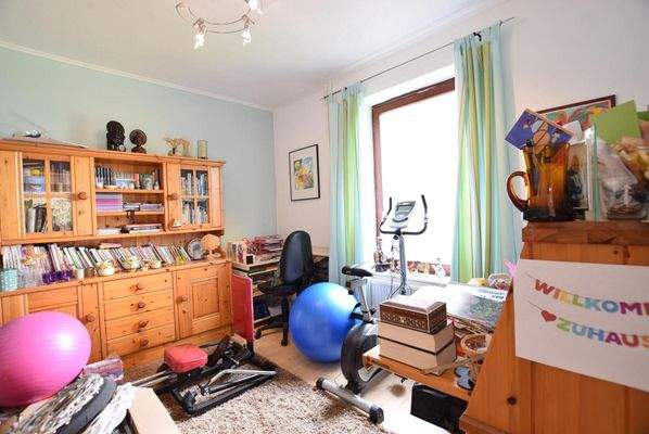 Erdgeschoss Wohnung 1 Kinderzimmer / Büro
