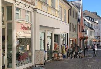 Außenansicht Haupthaus Fussgängerzone.jpeg