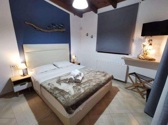 Kreta, Roumeli: Villa in kleiner Wohnanlage zu verkaufen