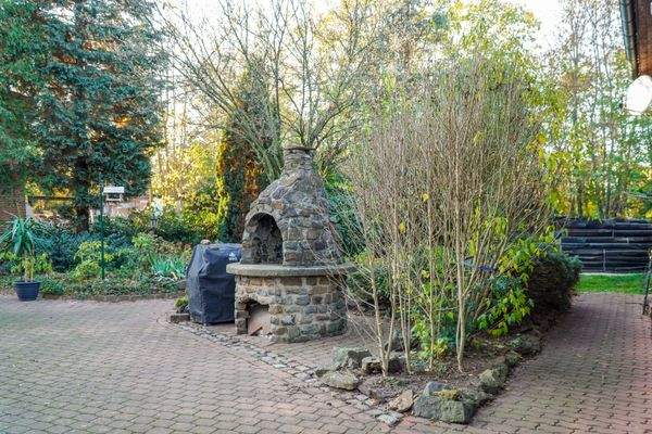 Terrasse mit Kamingrill