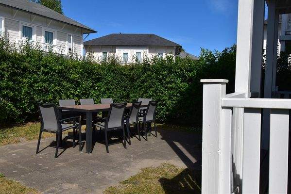 Ferienhaus-Garten-Cape-Helius-Terrasse-Gartenset-8