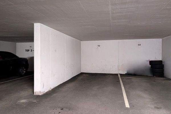 Büro - Tiefgaragenstellplatz Foto 2.jpg