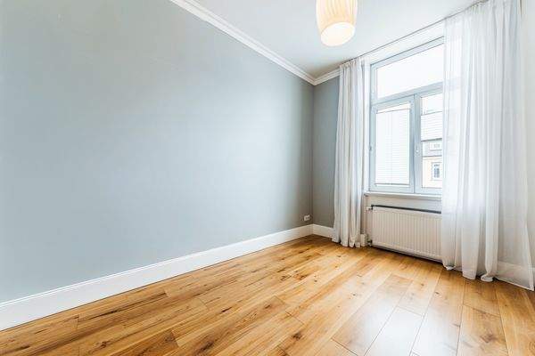 1. Schlafzimmer - (KI generiert)