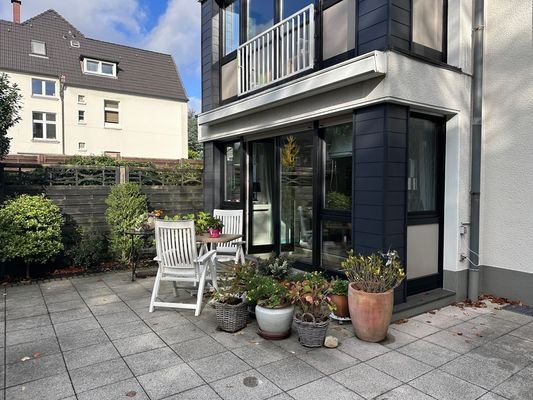 Terrasse mit Zugang zum Wohnzimmer