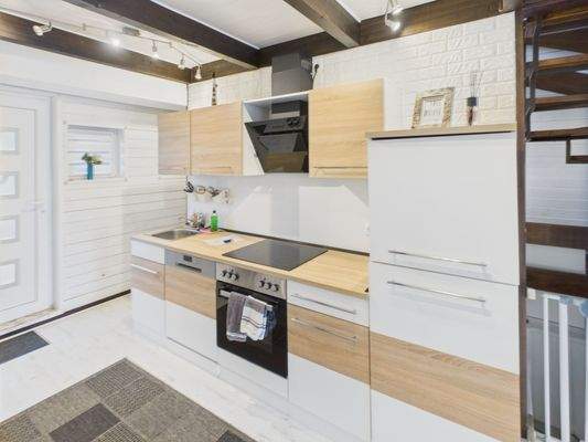 CAM01223G0-PR0125-STILL004