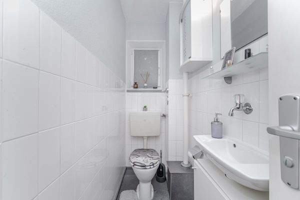 Gäste-WC mit Tageslicht