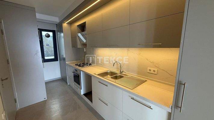 Spacious Apartment with Sea View in İzmir Karşıyaka Bostanlı
