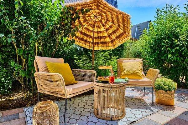 Terrasse mit Morgensonne