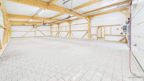 Niederwinkling Halle, Niederwinkling Hallenfläche