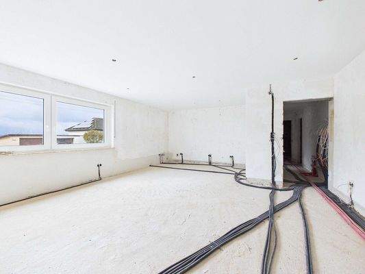 Kernsaniertes 2-3 Familienhaus zum Vollenden in Mettlach