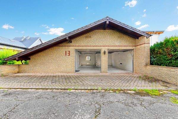 Massive Doppelgarage