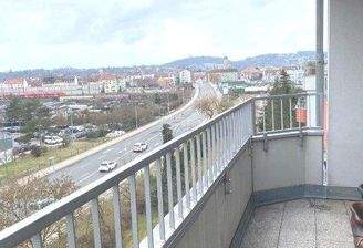 Großer Balkon mit Aussicht