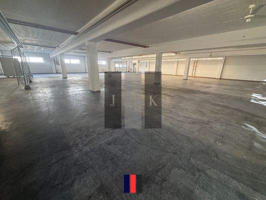 Halle Innenansicht 1