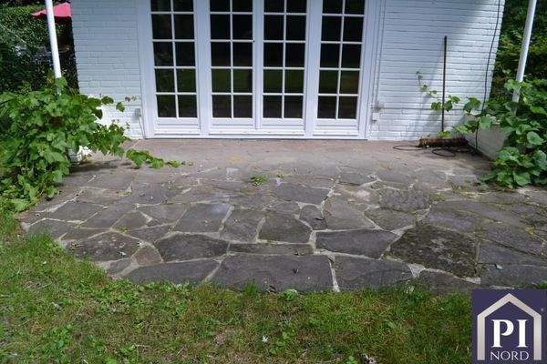 Gepflasterte Terrasse