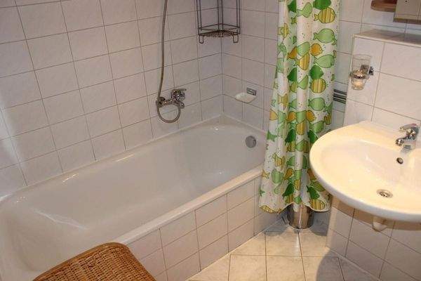 Einliegerwohnung Badezimmer 1