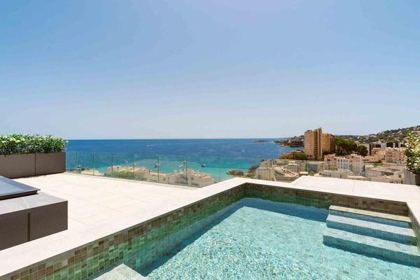 Meerblick Duplex Penthouse mit riesiger Dachterrasse und eigenem Pool in Cala Mayor