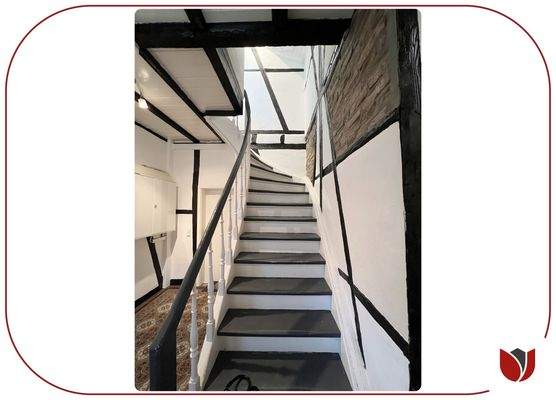 Treppenaufgang in die oberen Etagen
