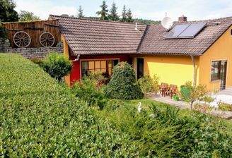 Südansicht des Wohnhauses mit Sonnenterrasse