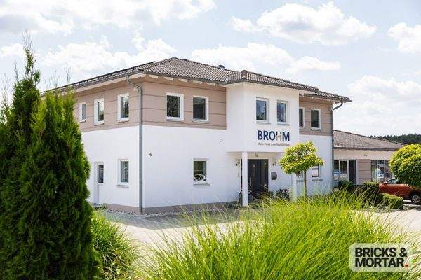 Hauptgebäude Eingangsansicht