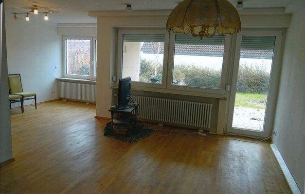 EG - Wohn- u. Esszimmer m. Ausg.Terrasse