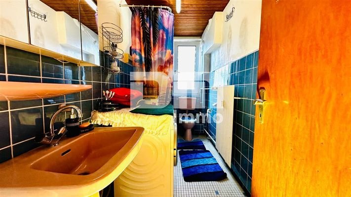WE1 1.OG Badezimmer / Badewanne