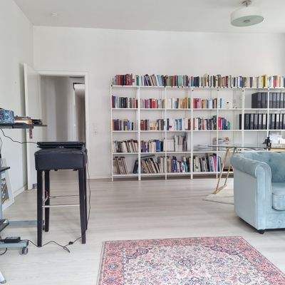 Bücher wälzen I. OG