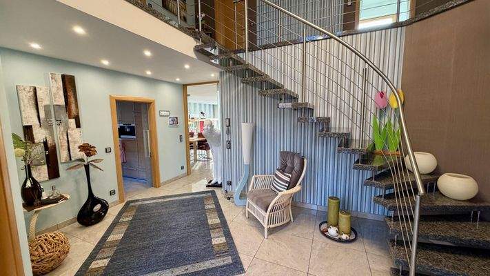 26 Großzügiger Eingangsbereich