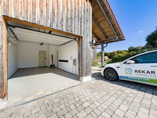 Einzelgarage und Carport