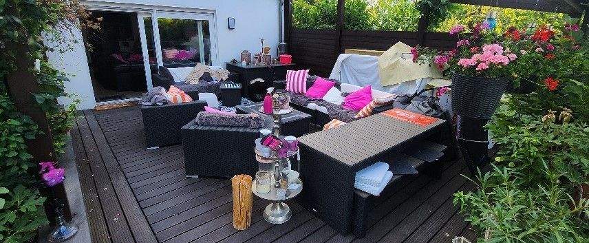 Terrasse mit Blick zum Wohnzimmer