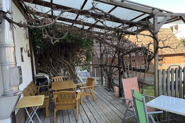 überdachte Terrasse mit Pergola