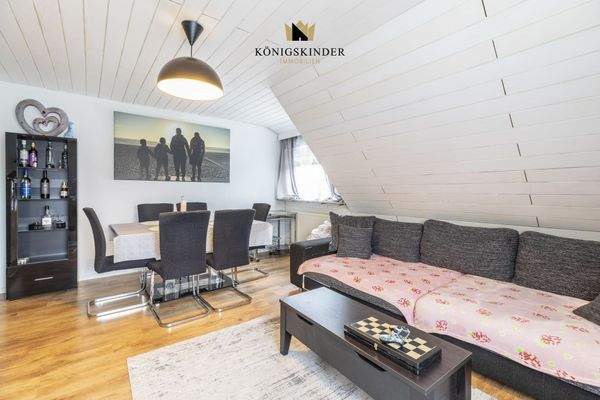 Helles und freundliches Wohnzimmer