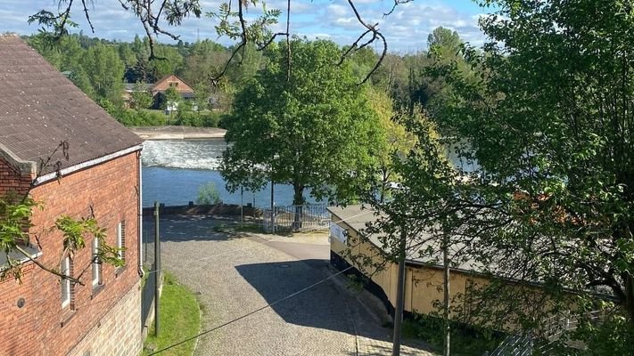 Blick von Terrasse auf Saale