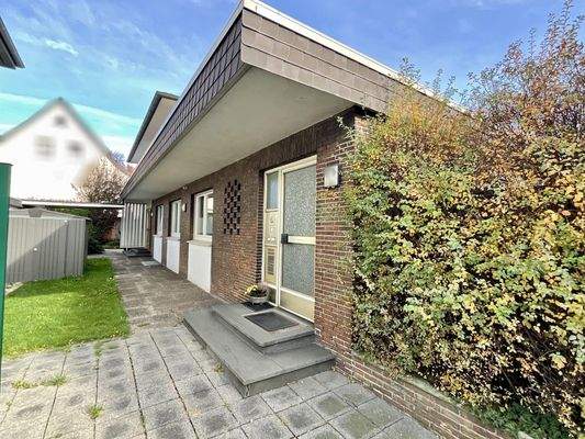 Zuwegung, Eingang ehem. Praxis