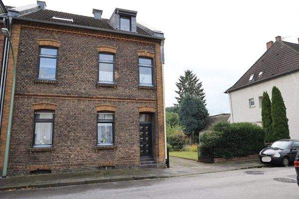 Hausansicht _vorne.JPG