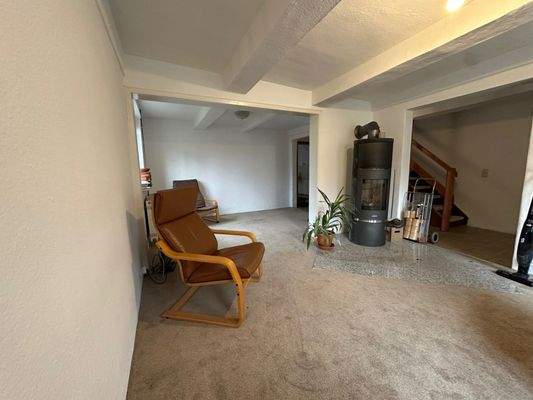 8 wohnzimmer-doppelhaushaelfte-hilkerode-rkm-immobilienkontor.jpg