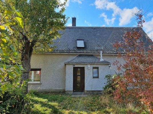 Hausansicht von der Straße