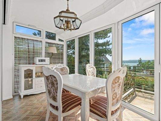 Im verglasten Balkonbereich