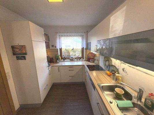 EG_Küche mit Einbauküche