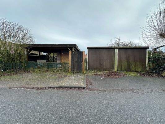 Carport und Doppelgarage