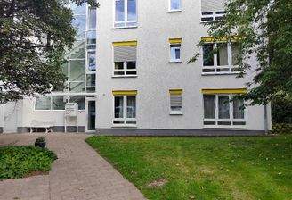 Gebäudeansicht_Hauseingangsbereich