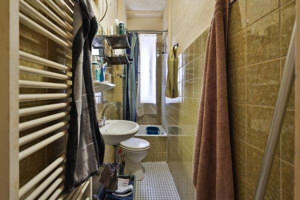 1. OG rechts Badezimmer