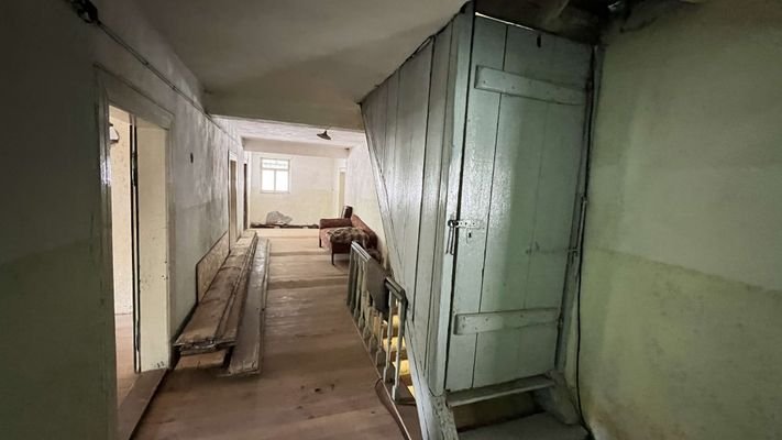 OG FLUR mit TREPPE zum SPITZBO