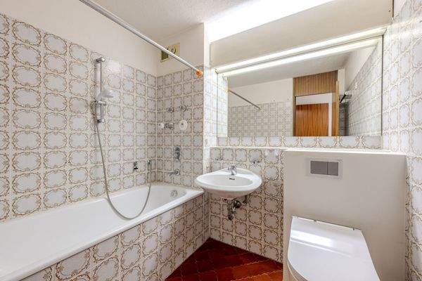 Badezimmer mit hochwertigem WC