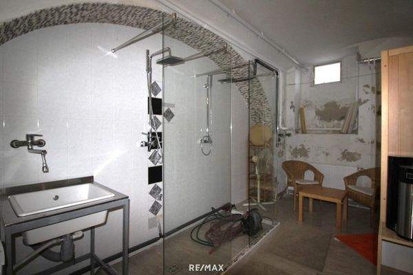 05_Dusche Souterrain