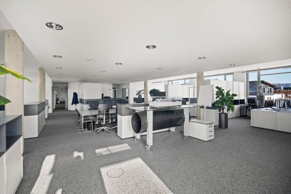 2025-04 Fotos Innen 1. OG  (16).jpg